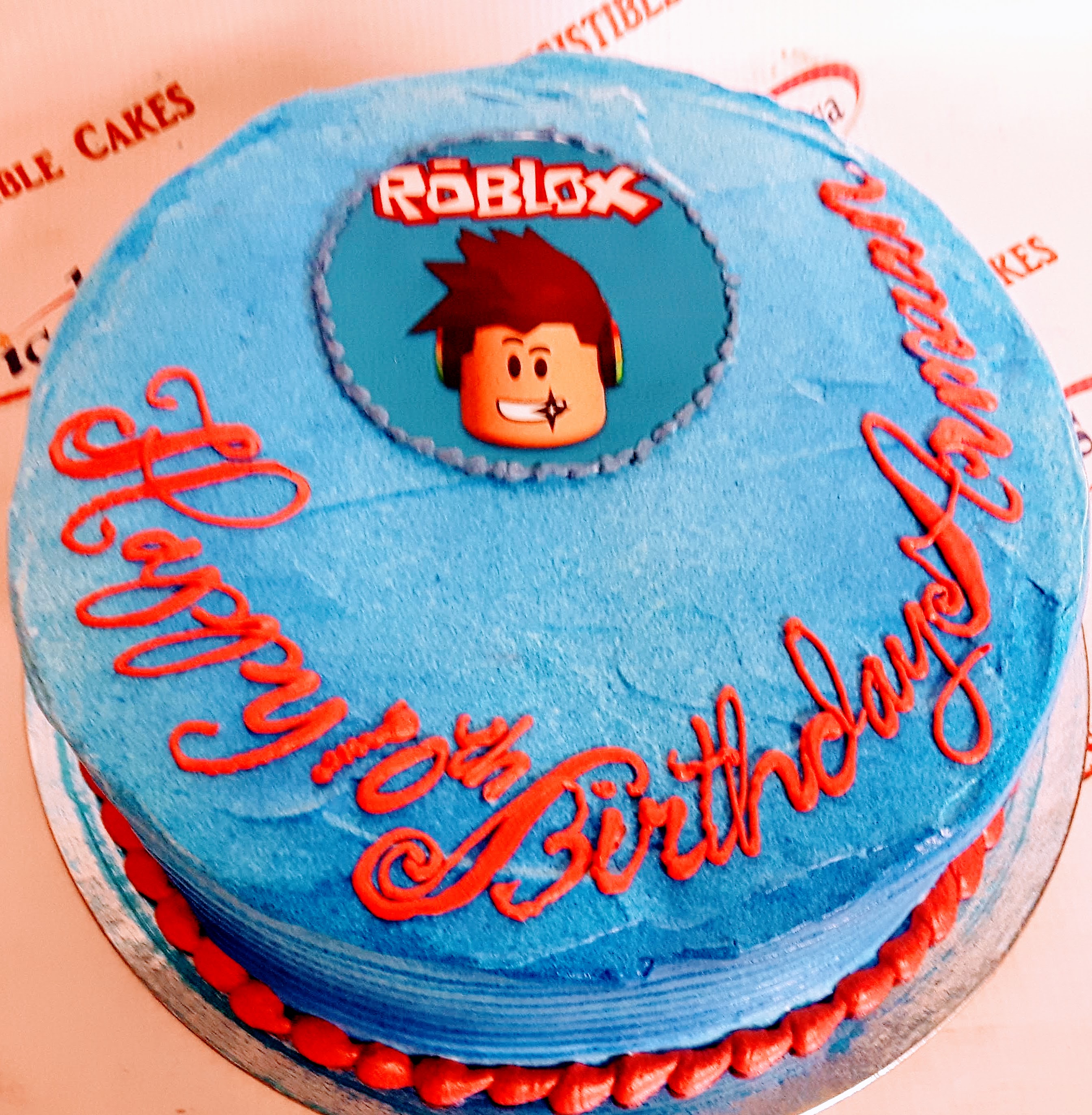 bolo roblox chantilly  Roblox birthday cake, Roblox cake, Baby birthday  cakes