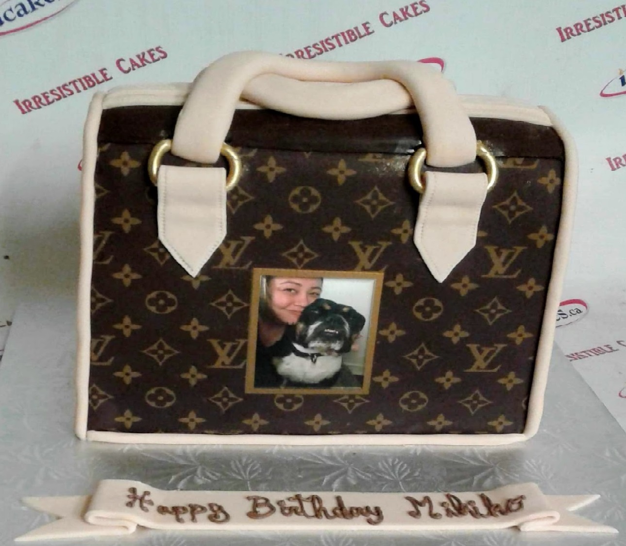 Karina's Creative Designs - Louis Vuitton inspired birthday cake. Turned  out gorgeous 😍 Happy birthday Brianna.