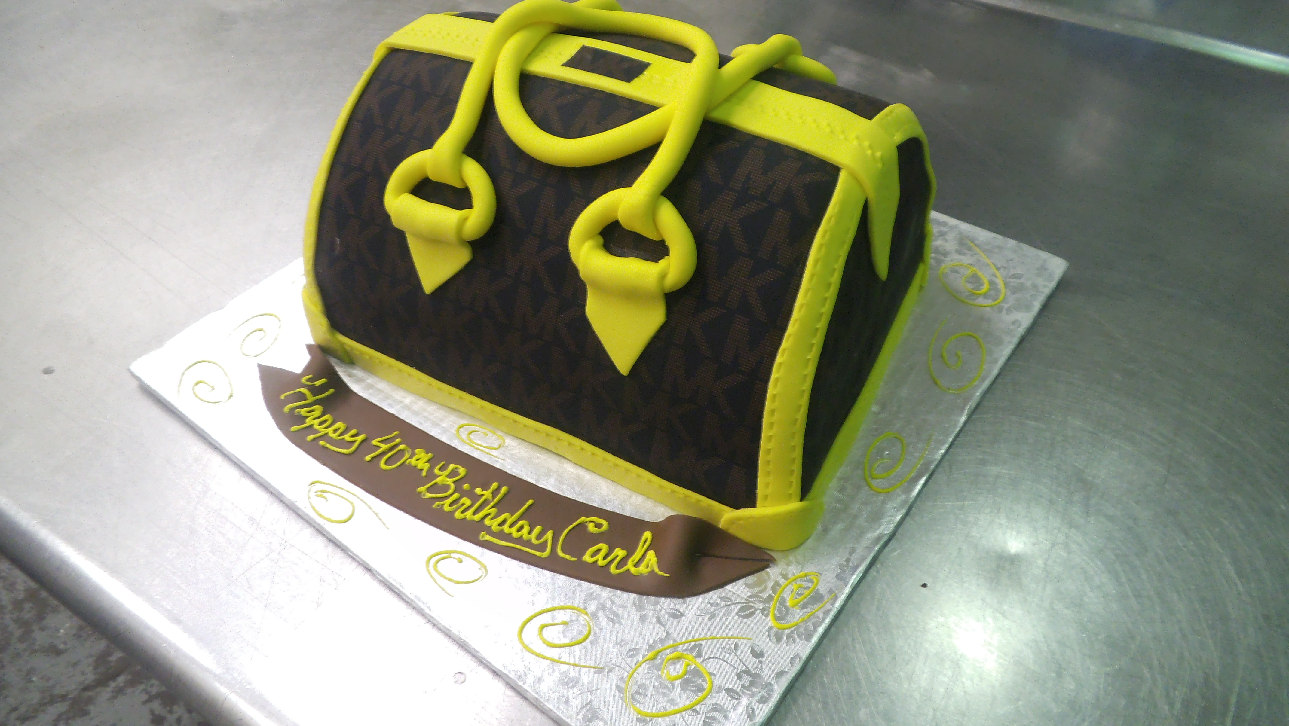 designer-bags-lv-gucci-prada-cakes-cupcakes-25 - Cakes and